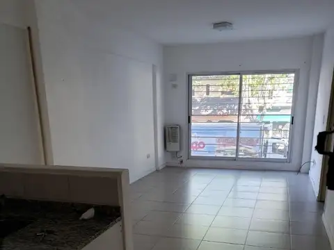 Departamento en Alquiler en Parque Chas, $ 400.000