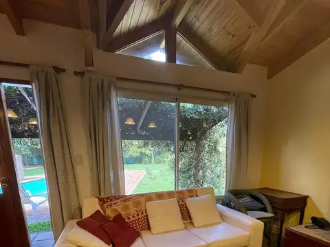 Casa 5 ambientes con 4 baños