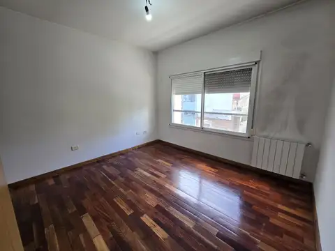 Departamento 2 amb. 1er. Piso x Escalera. Lanús Oeste