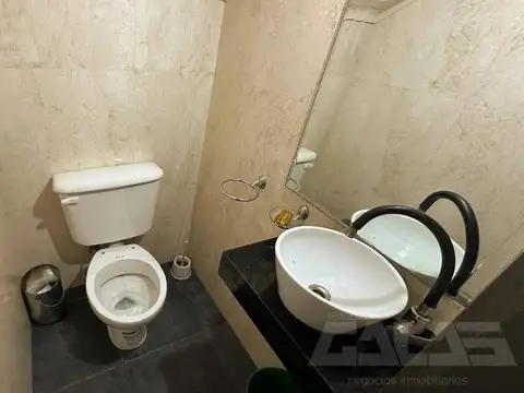 Depósito de 1200 m2 con oficinas, Ituzaingó