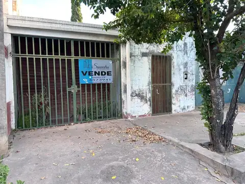 AMPLIO TERRENO! MOLINA Nº 745.-