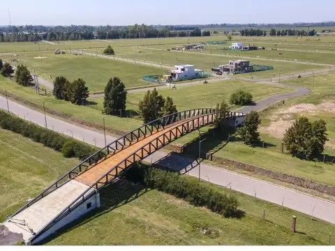 Lote en barrio Los Pasos del Jockey