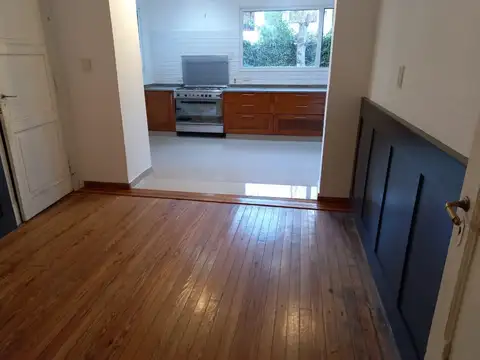 Casa 10 ambientes con 3 baños