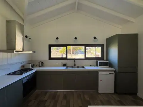 Casa en Alquiler con 1 cochera