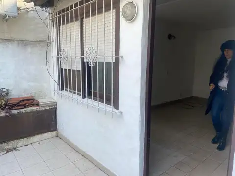 Depto Tipo Casa en Alquiler de 2 ambientes