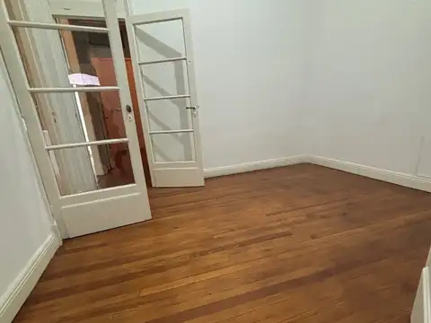 Oficina 4 ambientes con 2 baños