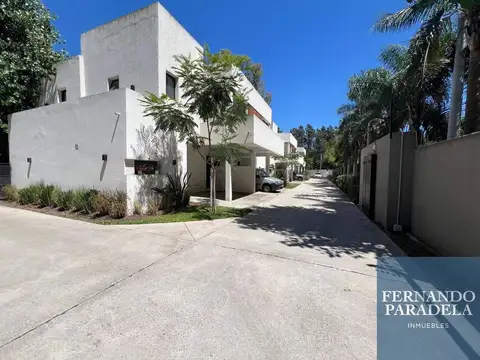 Casa en Alquiler en Barrio Parque Leloir, $ 2.000.000