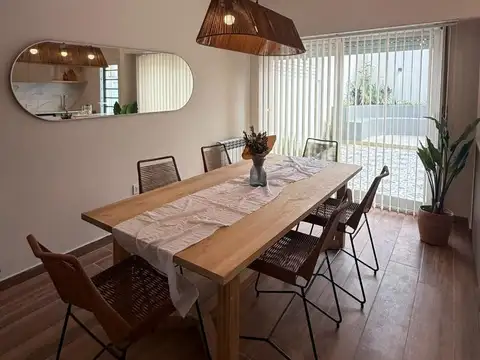 Depto Tipo Casa 4 ambientes con 2 baños