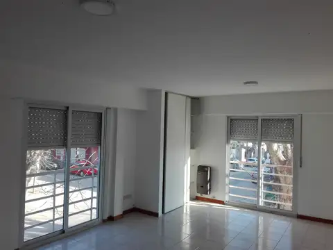 Departamento en Alquiler en Moron, $ 420.000