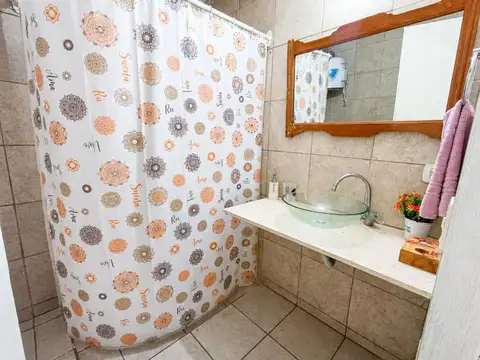 Casa 3 ambientes con 1 baño