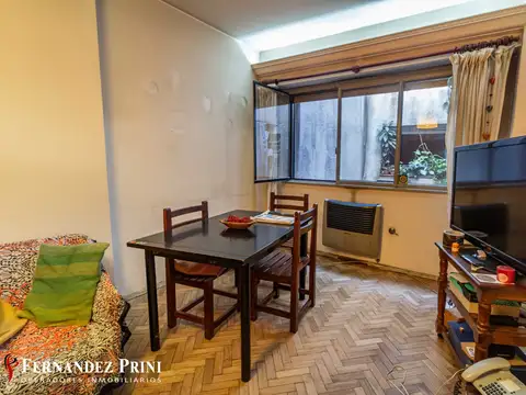 Combate De Los Pozos 1300, Piso 1