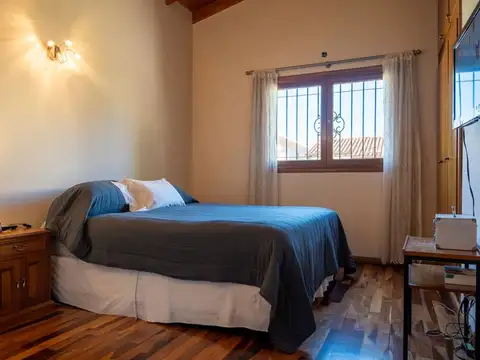 VENTA CASA 4 AMB. PILETA COCH./PARRILA APTA CRED.