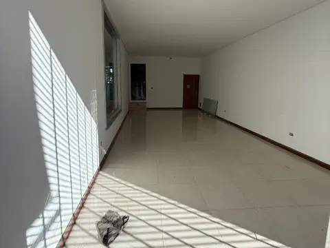 Local en Alquiler en Moron Sur, $ 1.700.000