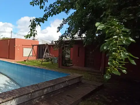 Casa en venta Tortuguitas centro 600mts lote pileta, ideal vivienda o inversión-Todos los servicios
