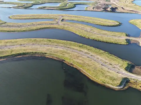 Terreno a la Laguna Central - Puertos del Lago - Barrio Orillas