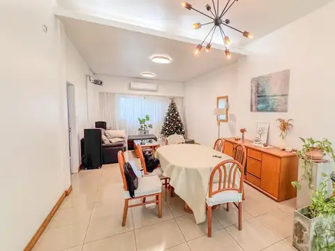 ESPECTACULAR CASA EN VENTA 6 AMBIENTES CON TERRAZA