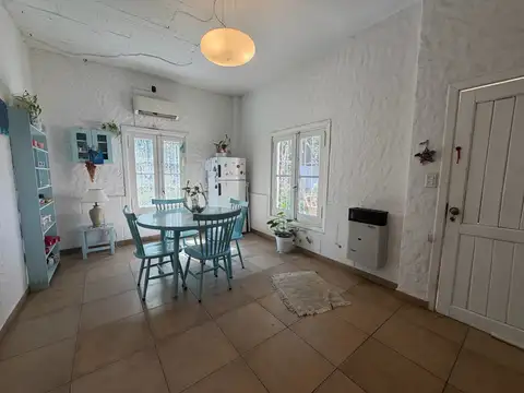 Casa 5 ambientes con 2 baños