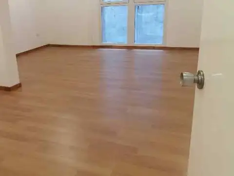 Av. Colon 168 , Piso 3