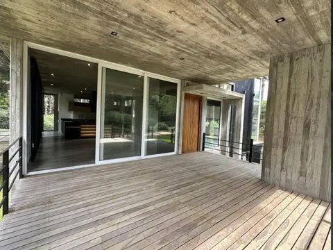 Casa en Venta en Carilo, USD 690.000