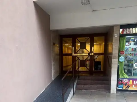 Departamento de 2 ambientes con cochera para moto- San Telmo