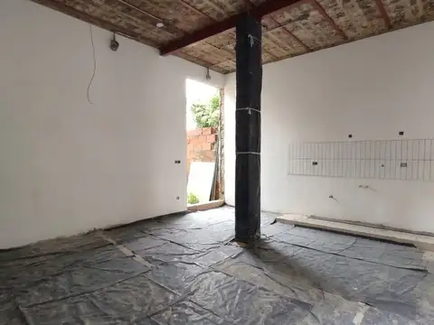 Depto Tipo Casa en Venta en Monte Castro, USD 199.000