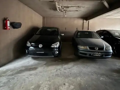 VENTA DE COCHERA CUBIERTA, REMEDIOS DE ESCALADA