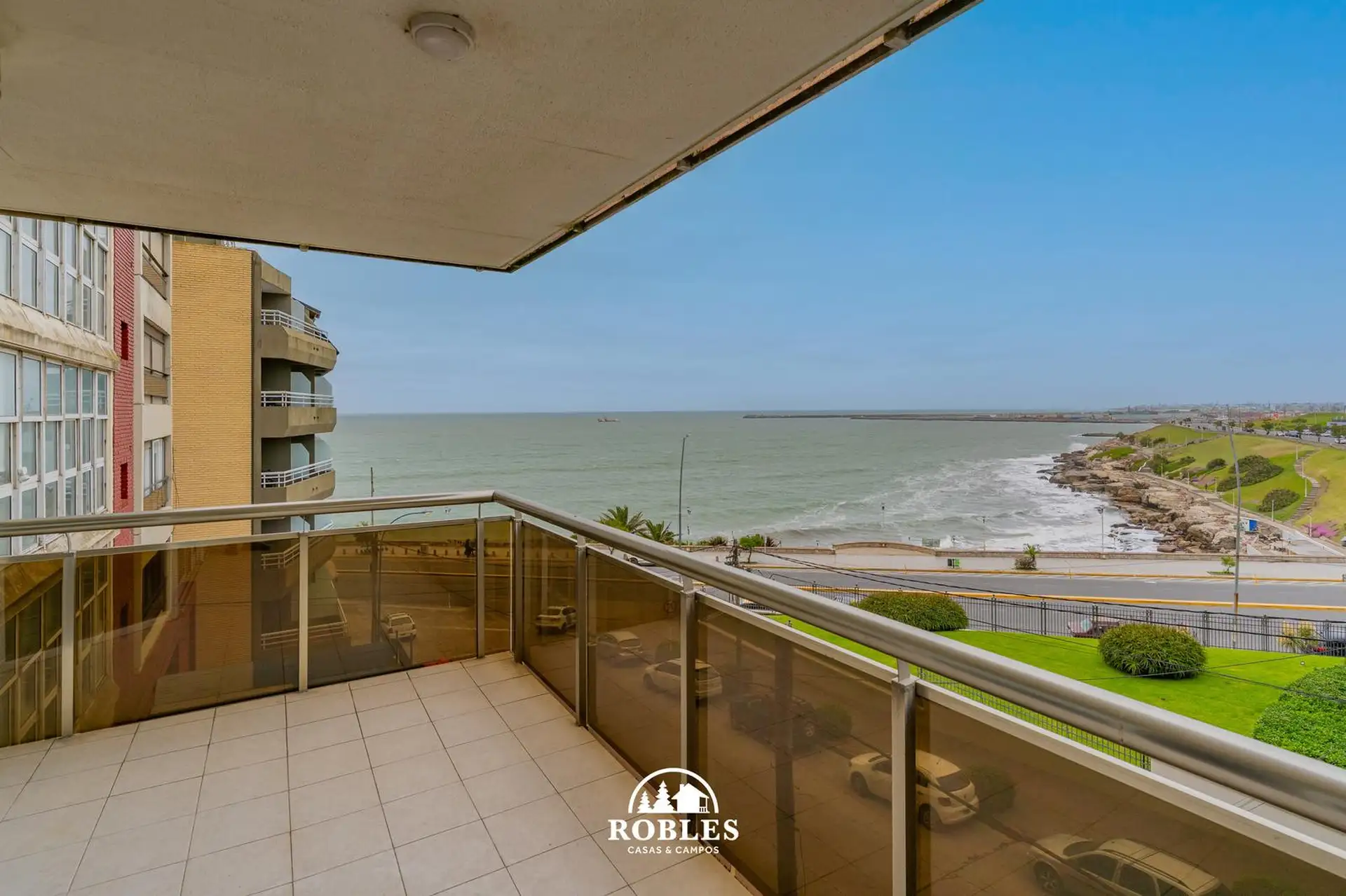 Depto 3 amb, 91m² con cochera y piscina — Playa Chica