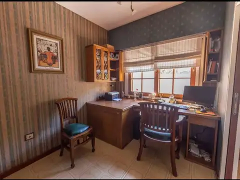 Casa 5 ambientes con 4 baños