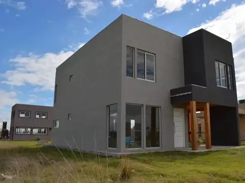 Venta Urgente Casa a terminar en barrio privado Sol de Domselaar, acepta permuta o financiación