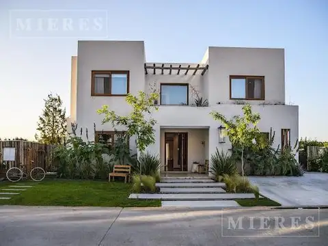 Casa en Alquiler de Verano  a La Laguna  en Laguna Grande - Enero