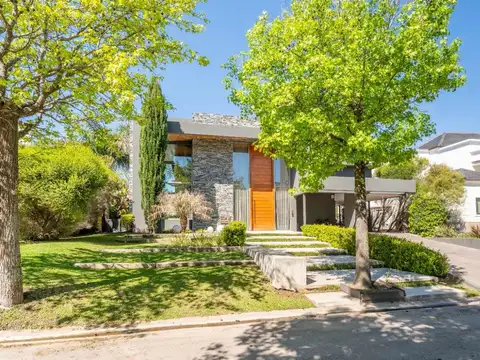 Casa Venta en Barrio Septiembre Country Escobar