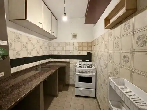 VENTA PH CABALLITO CON TERRAZA A REFACCIONAR
