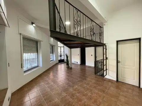 Depto Tipo Casa en Venta 80 años