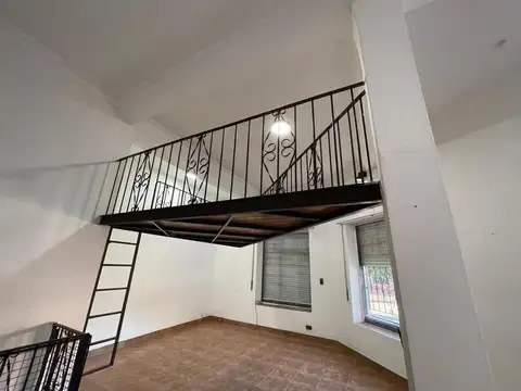 Depto Tipo Casa en Venta al Este