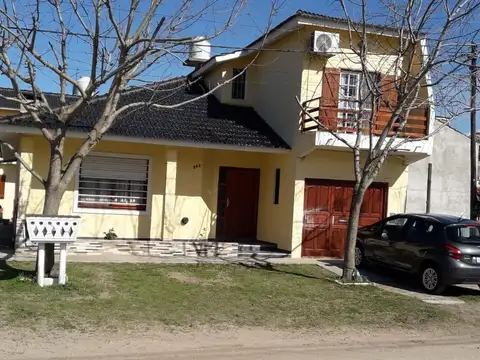VENTA EN BLOCK! CHALET Y 4 DEPARTAMENTOS