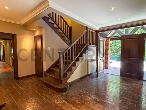 Casa 7 ambientes con 4 baños