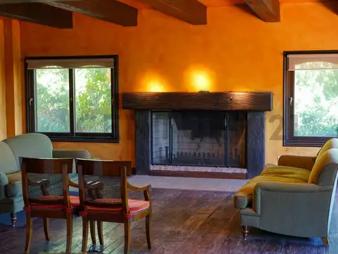 Casa en Venta con 4 cocheras