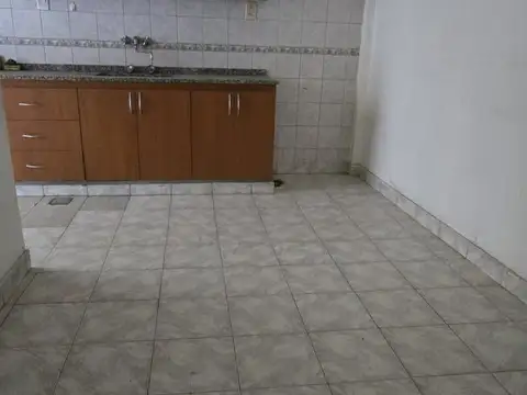 Casa 5 ambientes con 1 baño