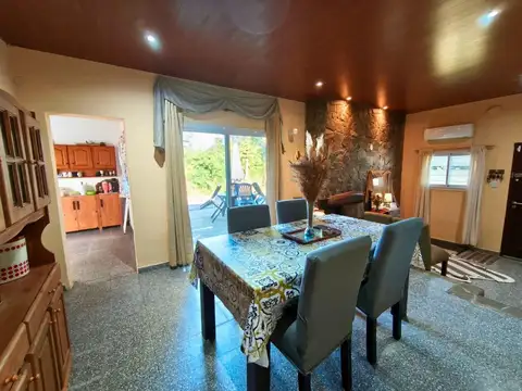 Casa en Venta con 4 cocheras