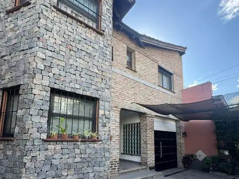 Casa en venta en Gobernador D'Amico 2839. Villa Sarmiento