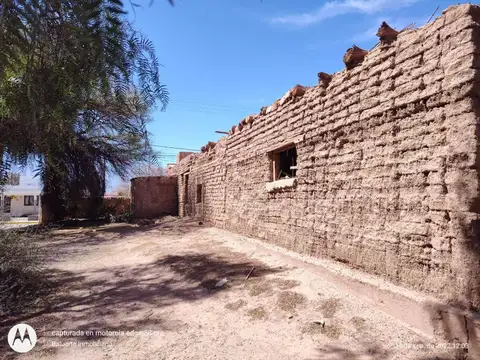 TERRENO CON CASA DE ADOBE A RESTAURAR- CENTRO VINCHINA