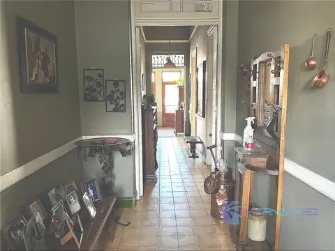 Casa en Venta con 3 cocheras