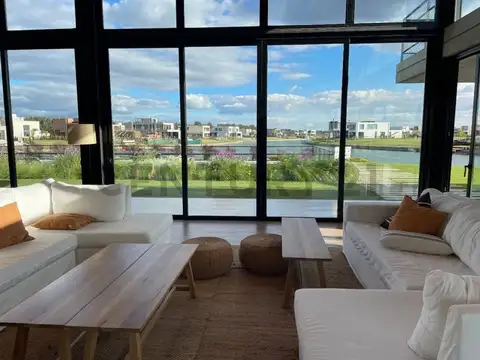 Terreno en Venta 32  mts Fondo
