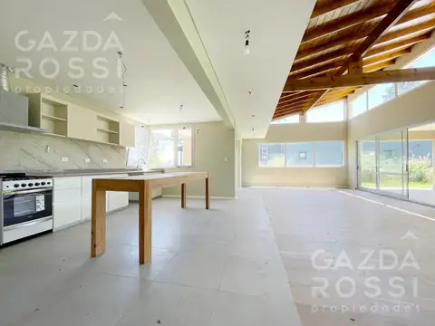 Casa con pileta a estrenar en Lomas Athletic Club Ezeiza