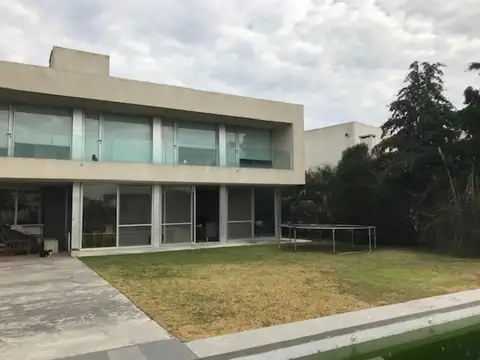 Hermosa Casa en el Barrio Santa Catalina