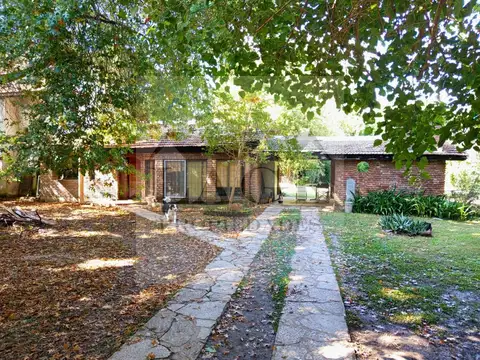 TIPO CASA QUINTA  6 AMB 3 BAÑOS  C/PILETA LOTE 1600 METROS
