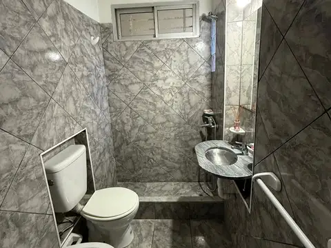 Casa 7 ambientes con 3 baños