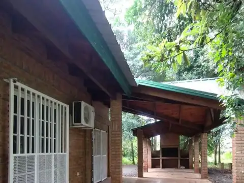 Casa con Hermoso Parque de 3 Dormitorios