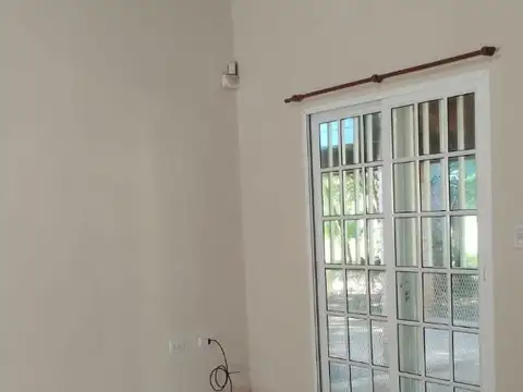 Casa con Hermoso Parque de 3 Dormitorios