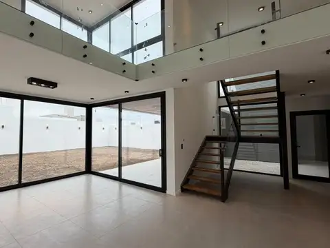 Casa en Venta en Camino A San Carlos, USD 470.000